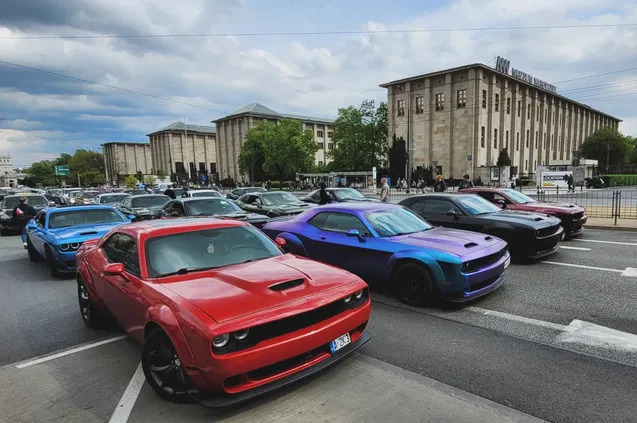 samochody osobowe Dodge Challenger cena 120000 przebieg: 99550, rok produkcji 2015 z Pruszków